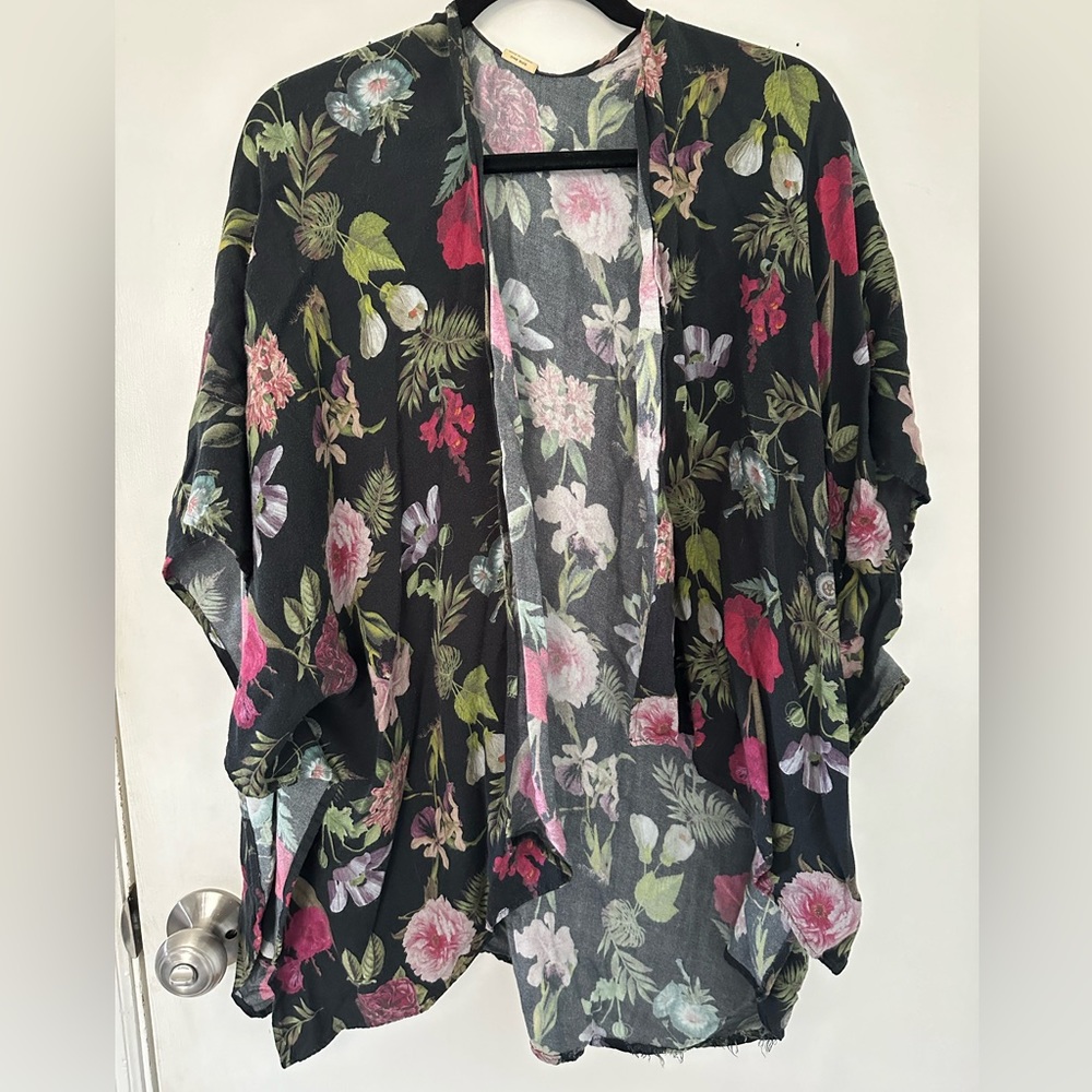 Sseko floral multiway shawl (one-sized)